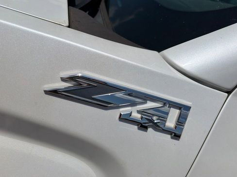 Used 2018 GMC Sierra 1500 SLT AWD/4WD image 3