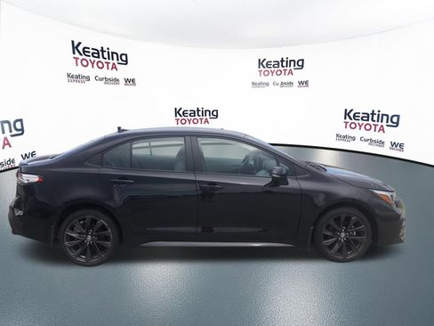 Used 2025 Toyota Corolla SE FWD image 3