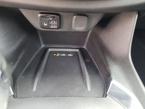 Used 2023 Chevrolet Traverse RS AWD/4WD image 39