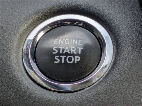 Used 2023 Toyota Highlander XLE image 13