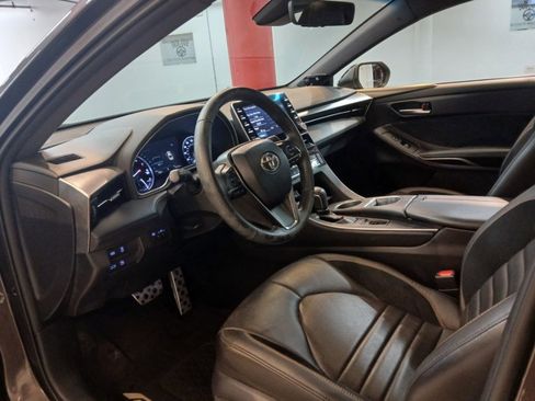 Used 2019 Toyota Avalon XSE image 7