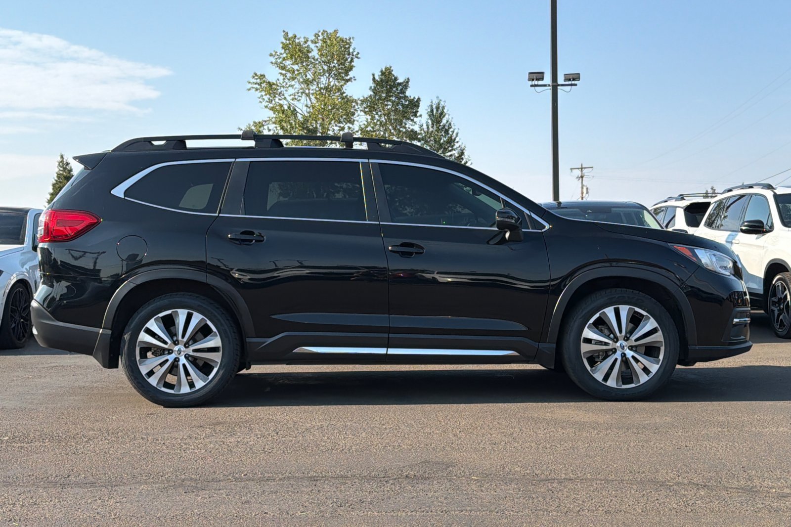 Used 2020 Subaru Ascent Limited w/ Technology Package AWD/4WD image 2