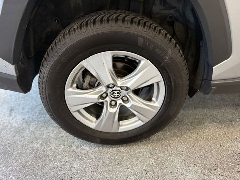 Used 2022 Toyota RAV4 XLE w/ Convenience Package AWD/4WD image 27