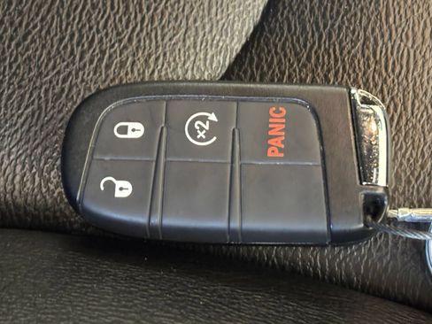 Used 2025 Jeep Compass Limited AWD/4WD image 20