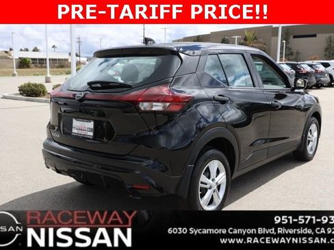 New 2025 Nissan Kicks Play S image 4