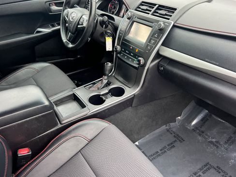 Certified 2016 Toyota Camry SE image 15