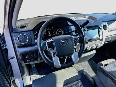 Used 2018 Toyota Tundra SR5 AWD/4WD image 32