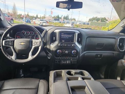 Used 2022 Chevrolet Silverado 1500 LT AWD/4WD image 7