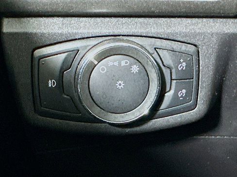 Used 2017 Ford Fusion SE w/ Equipment Group 601A image 10