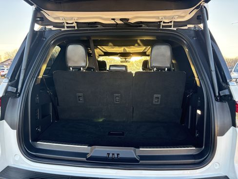 Used 2024 Lincoln Navigator Premiere image 5