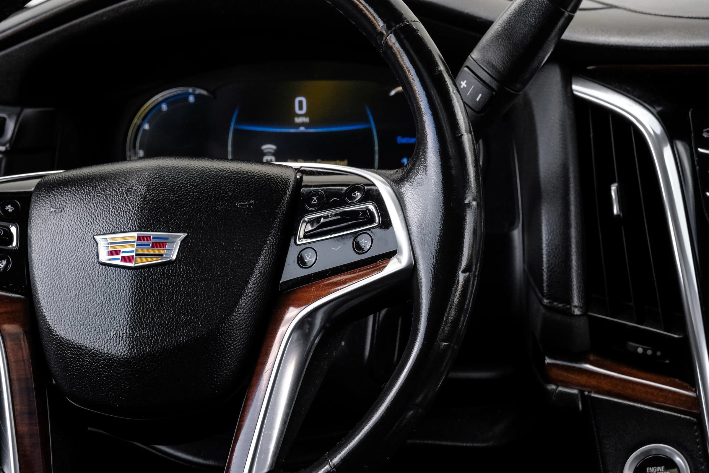Used 2016 Cadillac Escalade Luxury AWD/4WD image 22