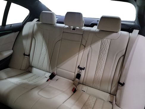 Used 2018 BMW 530i xDrive AWD/4WD image 22