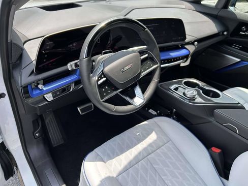 New 2026 Cadillac Optiq V w/ LPO, ONYX Package AWD/4WD image 19