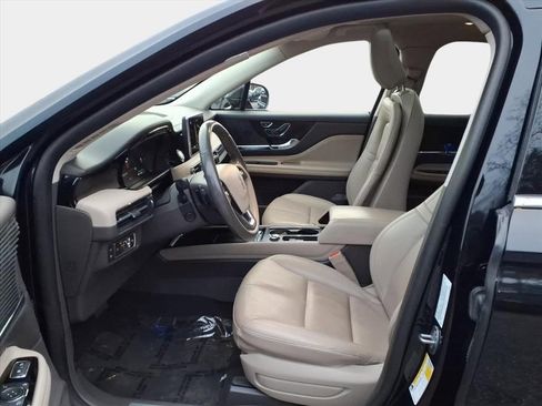 Used 2022 Lincoln Corsair Grand Touring image 9