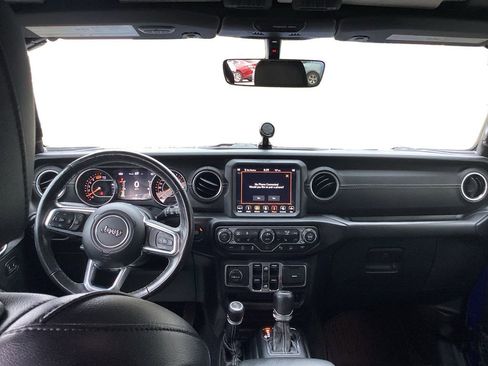 Used 2018 Jeep Wrangler Unlimited Sahara image 12