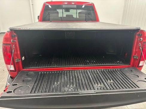 Used 2017 RAM 1500 Classic SLT image 8