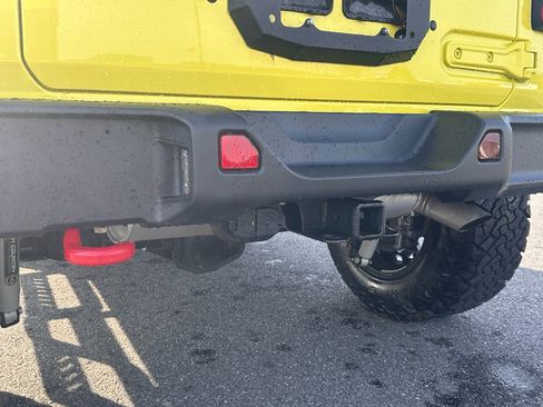 Used 2023 Jeep Wrangler Unlimited Rubicon w/ LED Lighting Group image 9