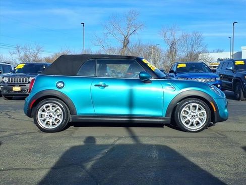Used 2019 MINI Cooper S w/ Signature Upholstery Package image 2