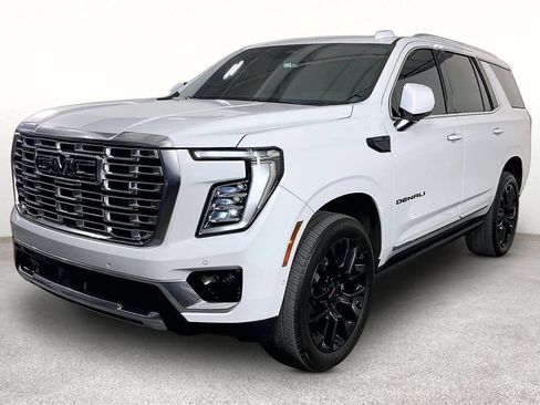 Used 2026 GMC Yukon Denali w/ Sun & Power Step Package AWD/4WD image 12