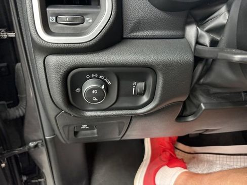Used 2023 RAM 1500 Big Horn AWD/4WD image 29