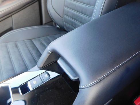 New 2025 Mitsubishi Outlander SE image 30