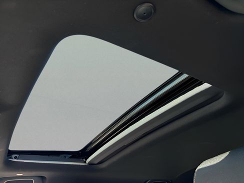 Certified 2025 Honda CR-V Sport image 9