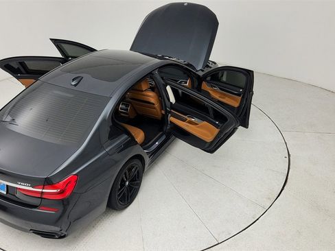 Used 2017 BMW 750i xDrive image 44