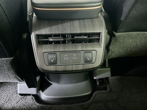 Used 2025 Nissan Ariya FWD image 28