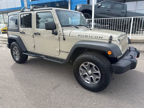 Used 2018 Jeep Wrangler Unlimited Rubicon w/ Connectivity Group image 7