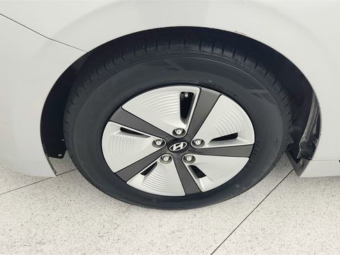 Used 2018 Hyundai Ioniq Blue image 27