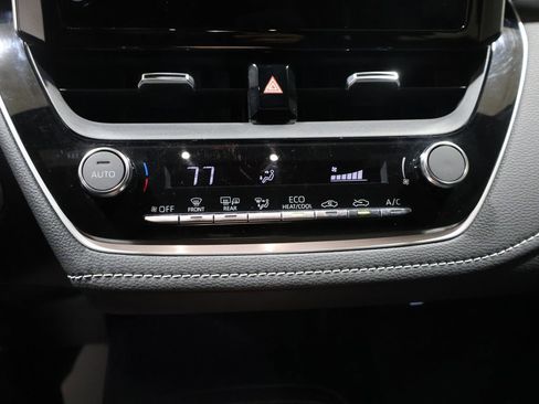 Used 2024 Toyota Corolla SE image 29