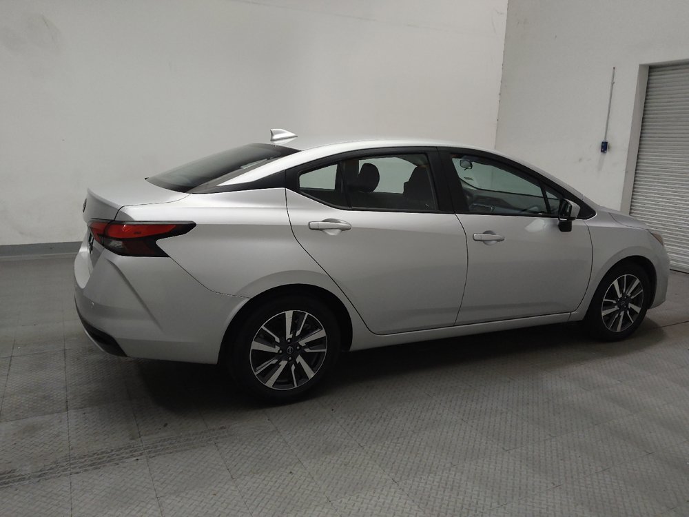 Used 2025 Nissan Versa SV FWD image 10