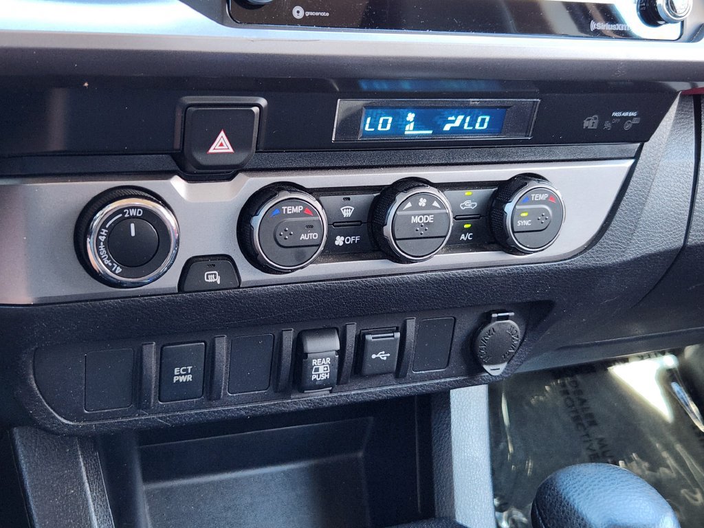Used 2021 Toyota Tacoma SR5 AWD/4WD image 10