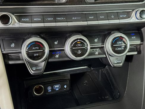 Used 2020 Genesis G70 2.0T w/ Prestige Package AWD/4WD image 19