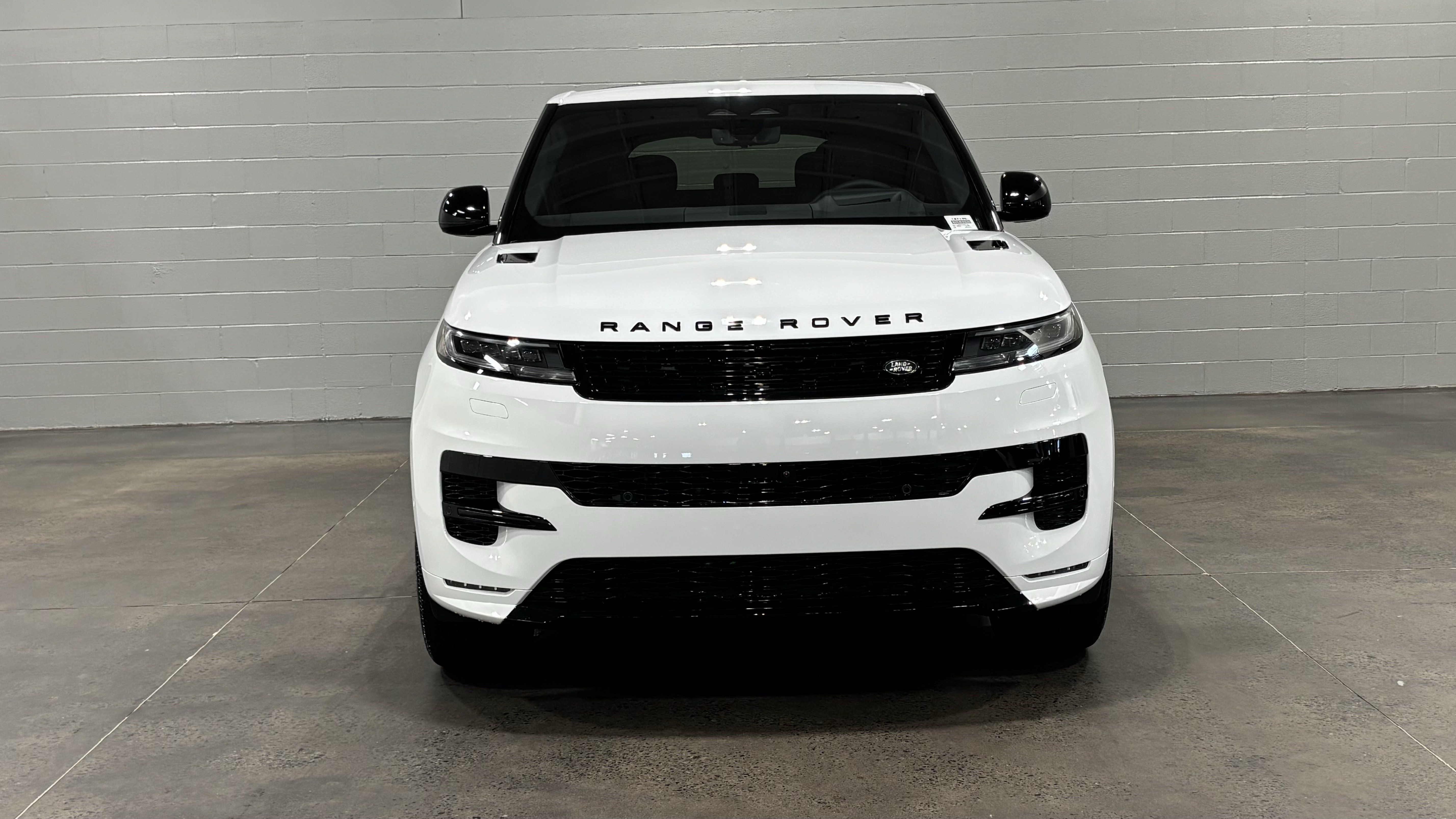 New 2026 Land Rover Range Rover Sport Dynamic SE AWD/4WD image 9