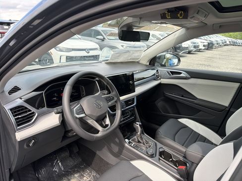 New 2026 Volkswagen Taos SEL AWD/4WD image 9