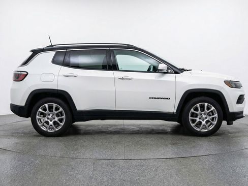 Used 2025 Jeep Compass Limited AWD/4WD image 11