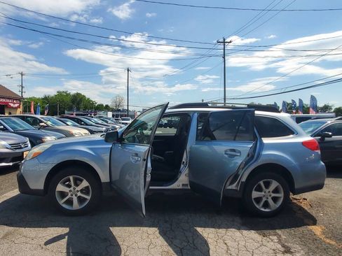 Used 2013 Subaru Outback 2.5i Premium AWD/4WD image 9