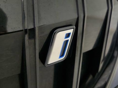 Used 2026 BMW i5 eDrive40 w/ M Sport Package AWD/4WD image 32