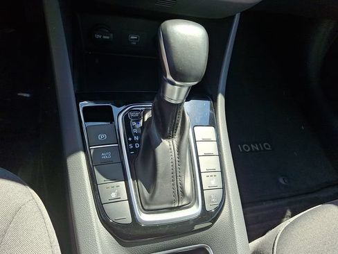 Used 2020 Hyundai Ioniq SE FWD image 13