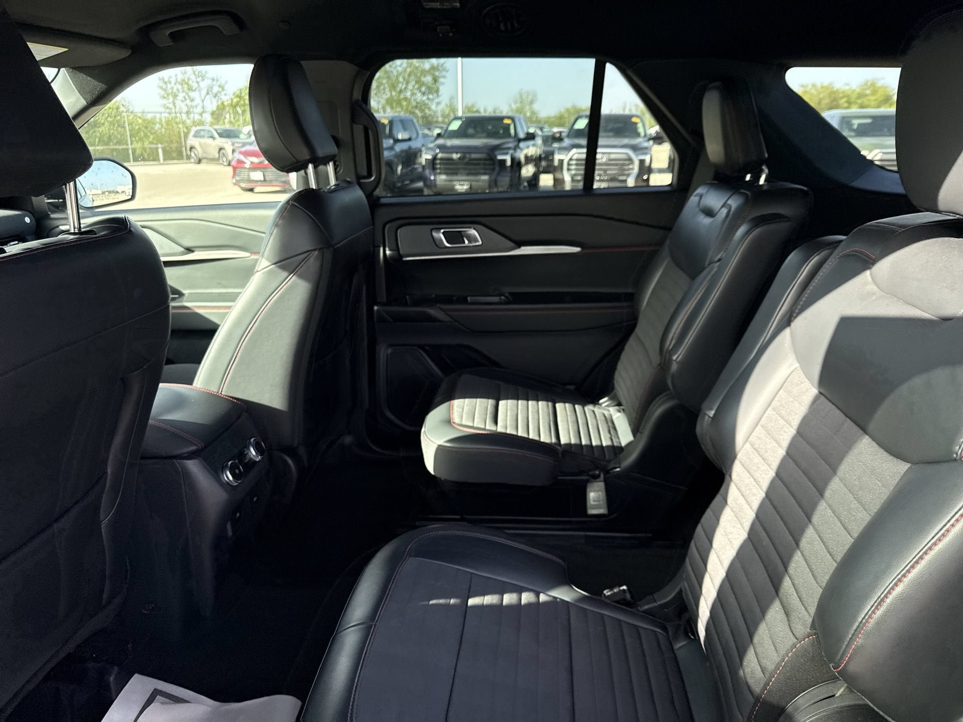 Used 2026 Ford Explorer ST-Line AWD/4WD image 24