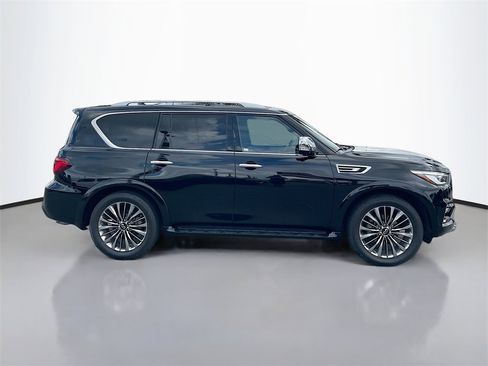Used 2021 INFINITI QX80 Sensory w/ All-Season Package image 8