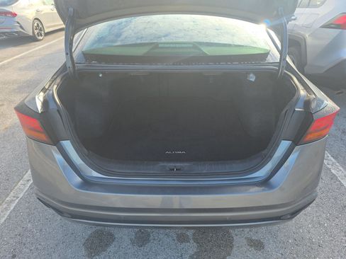 Used 2022 Nissan Altima 2.5 SV FWD image 14