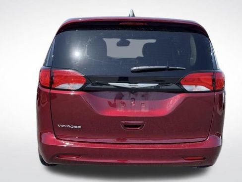 Used 2023 Chrysler Voyager LX FWD image 7