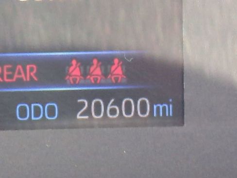 Used 2024 Toyota Corolla LE image 30