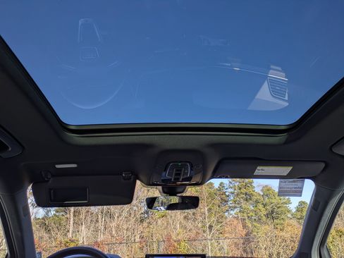 Used 2024 Audi SQ5 Premium Plus w/ Premium Plus Package image 25