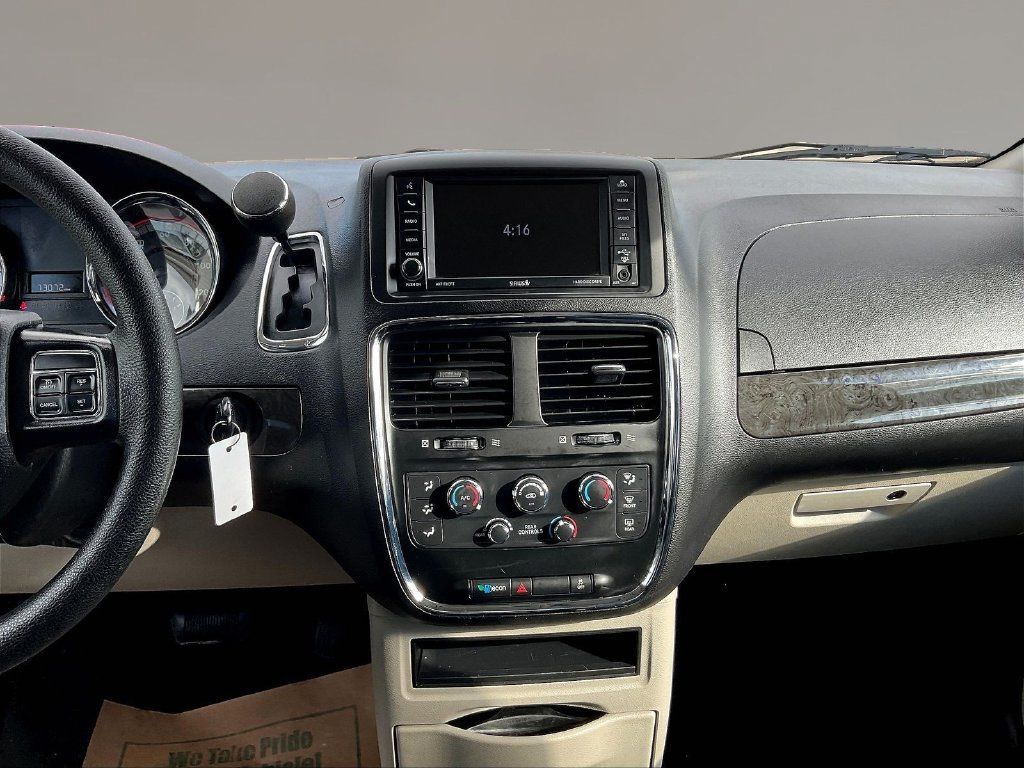 Used 2019 Dodge Grand Caravan SE w/ UConnect Hands-Free Group FWD image 9