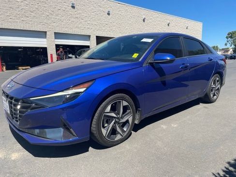 Used 2023 Hyundai Elantra Limited FWD image 4