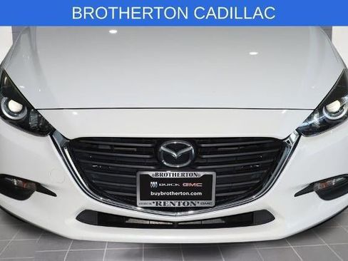 Used 2018 MAZDA MAZDA3 Touring FWD image 10