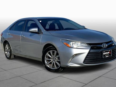 Used 2016 Toyota Camry XLE image 2